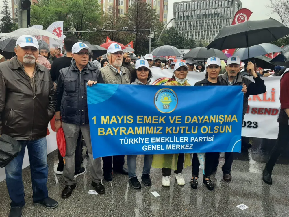 Türkiye Emekliler Partisi 1 Mayıs Emek ve Dayanışma Bayramını Kutladı