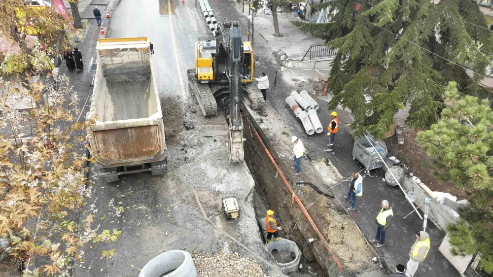 KEÇİÖREN  SÜREKLİ TIKANAN ATIK SU HATTI YENİLENDİ