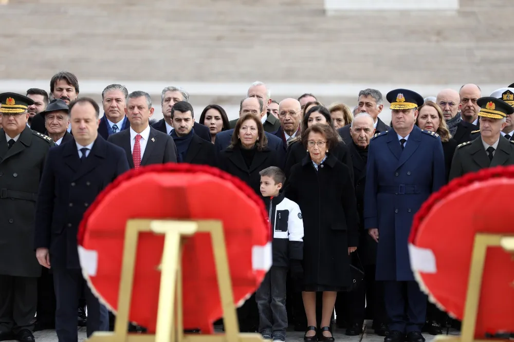 İSMET İNÖNÜ MEZARI BAŞINDA ANILDI