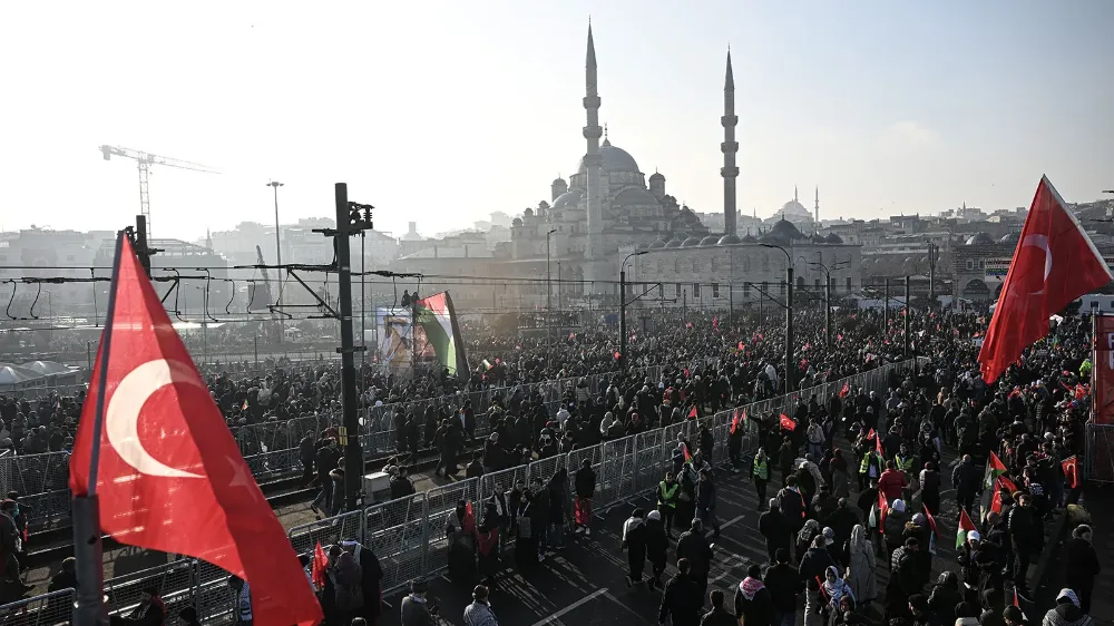 KABİNE ÜYELERİNDEN İSTANBUL