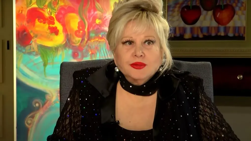 ÜNLÜ ŞARKICI MUAZZEZ ABACI