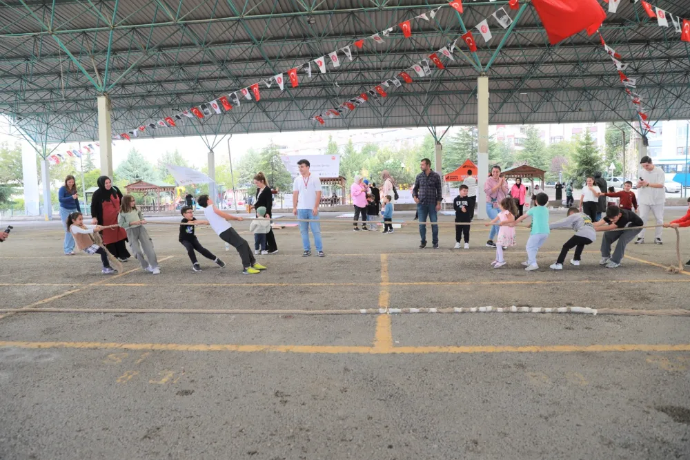 KEÇİÖREN’DEKİ SOKAK OYUNLARI FESTİVALİ’NDE DOYASIYA EĞLENCE