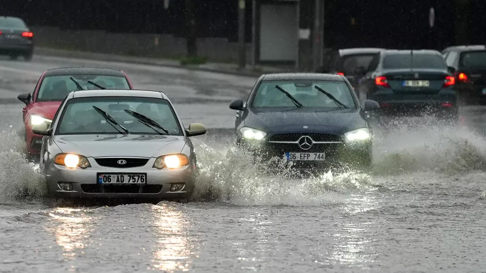 SICAKLIKLAR DÜŞÜYOR KAR YAĞIŞI BEKLENİYOR