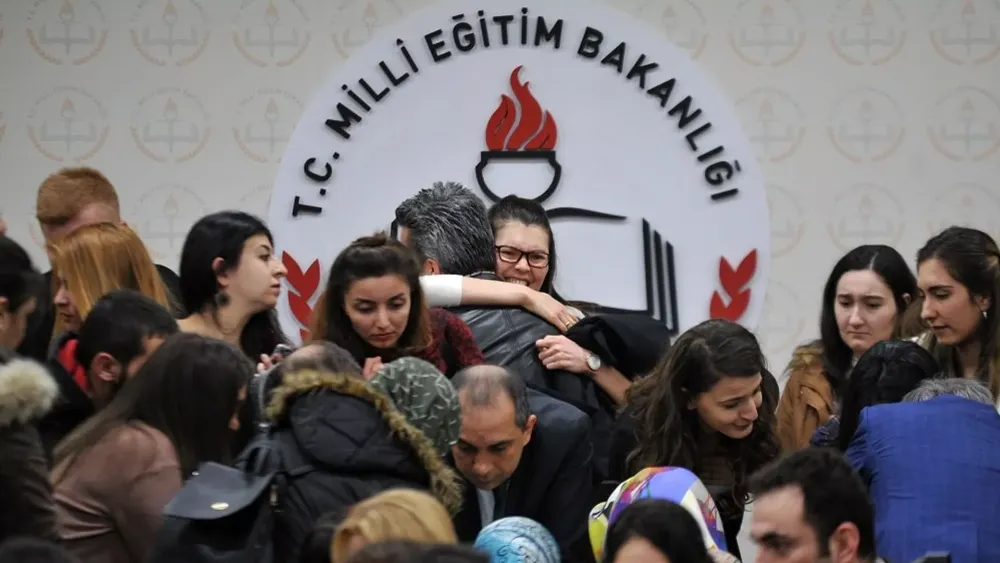 ON BEŞ BİN ÖĞRETMEN ATAMASI İÇİN TARİH BELLİ OLDU