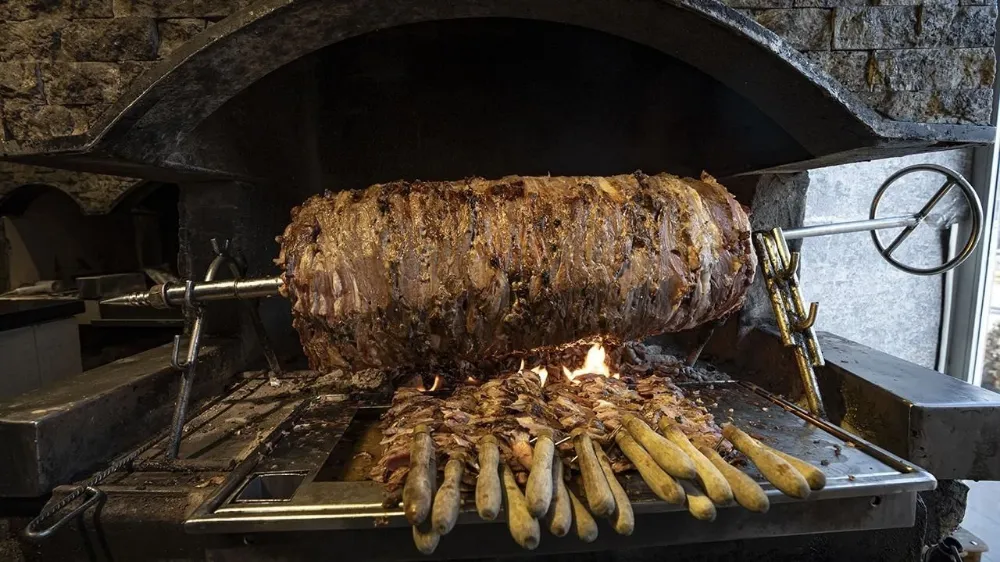 DÜNYANIN EN İYİ ON YEMEĞİ ARASINDA 