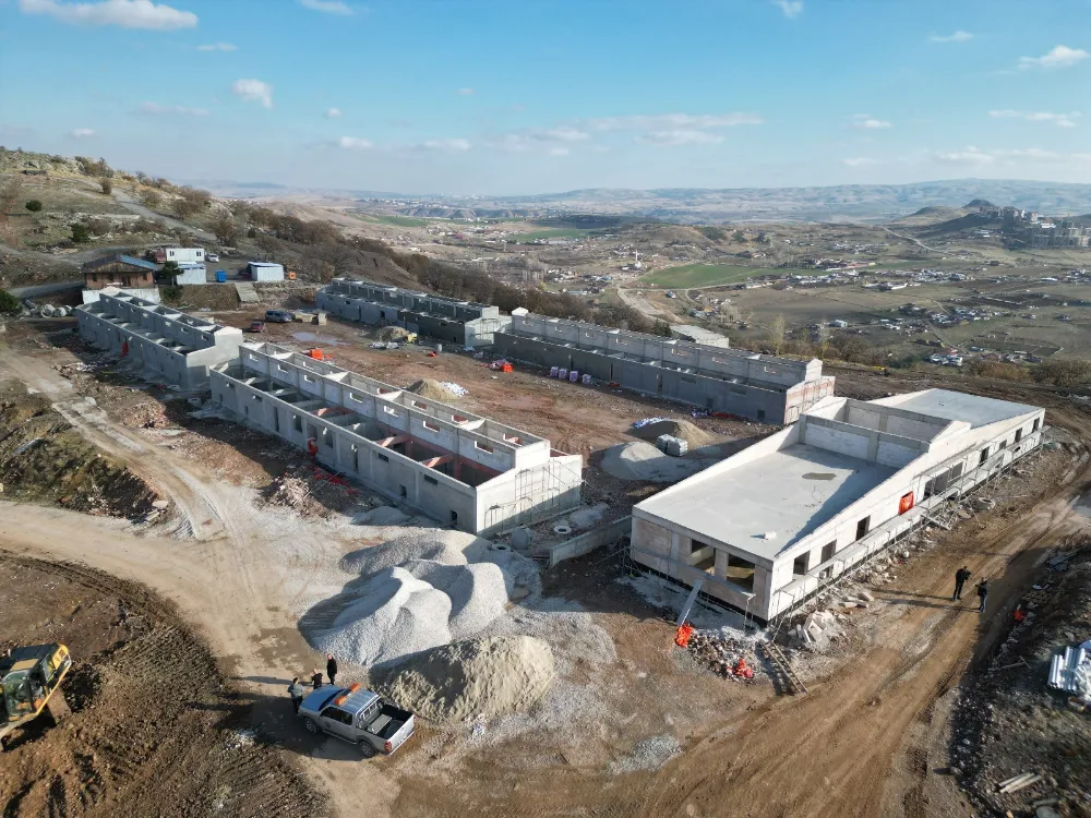 SOKAK HAYVANLARI YAŞAM VE REHABİLİTASYON MERKEZİ HIZLA TAMAMLANIYOR 