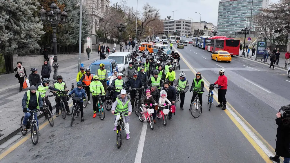 BAŞKENTTE PEDALLAR EPİLEPSİ HASTALARI İÇİN ÇEVRİLDİ