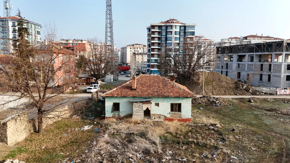 Ereğli Belediyesi Vatandaşın Güvenliği için  Metruk Bina Yıkımlarına Devam Ediyor