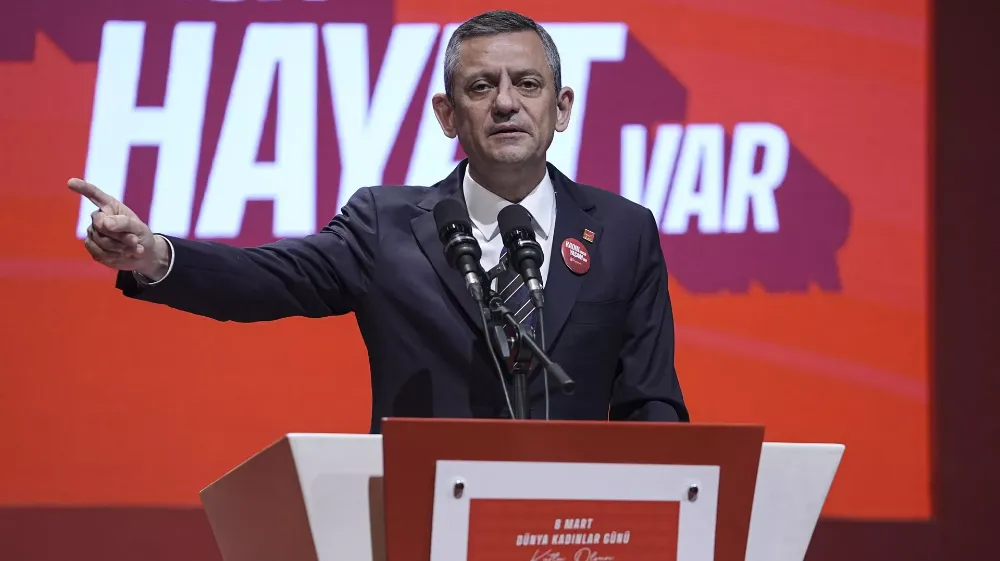 CHP LİDERİ ÖZGÜR ÖZEL : YAPILAN İŞ BİR DARBE GİRİŞİMİDİR