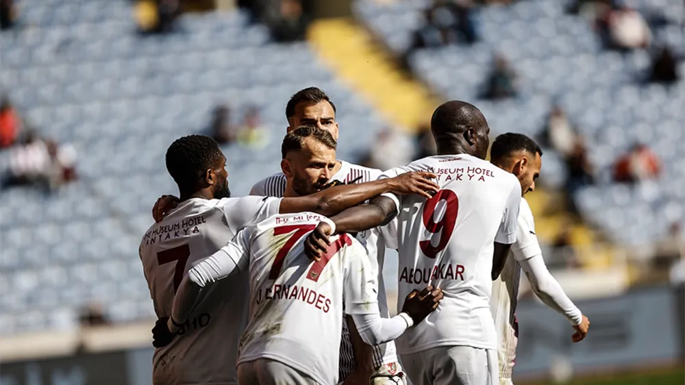 Hatayspor, ligde ilk deplasman zaferini Trabzonspor karşısında aldı