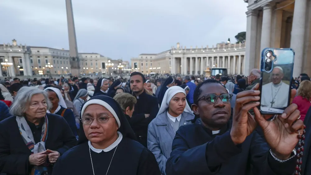 DÜNYA LİDERLERİ BİR BİR AÇIKLIYOR