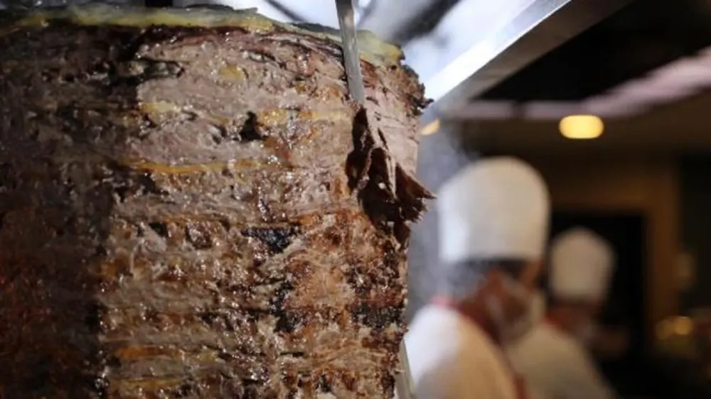 KÖKLÜ DÖNER ZİNCİRİ EKONOMİK DARBOĞAZDA 