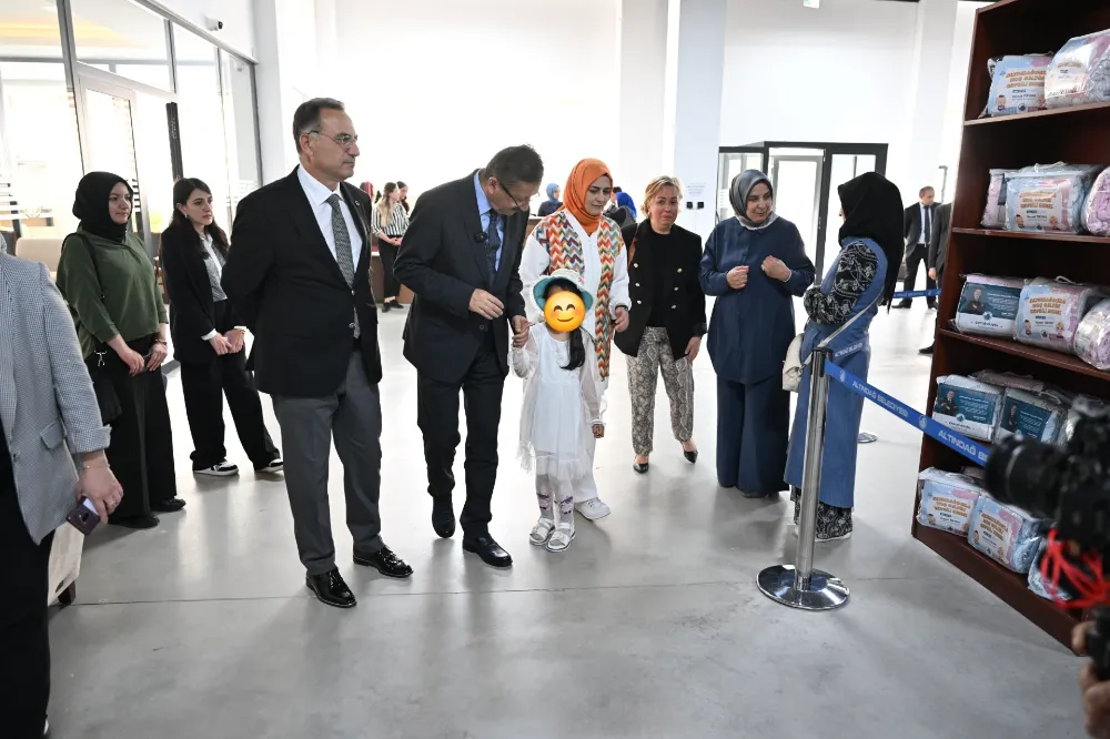 ALTINDAĞLI ÇOCUKLARA BAYRAM HEDİYESİ