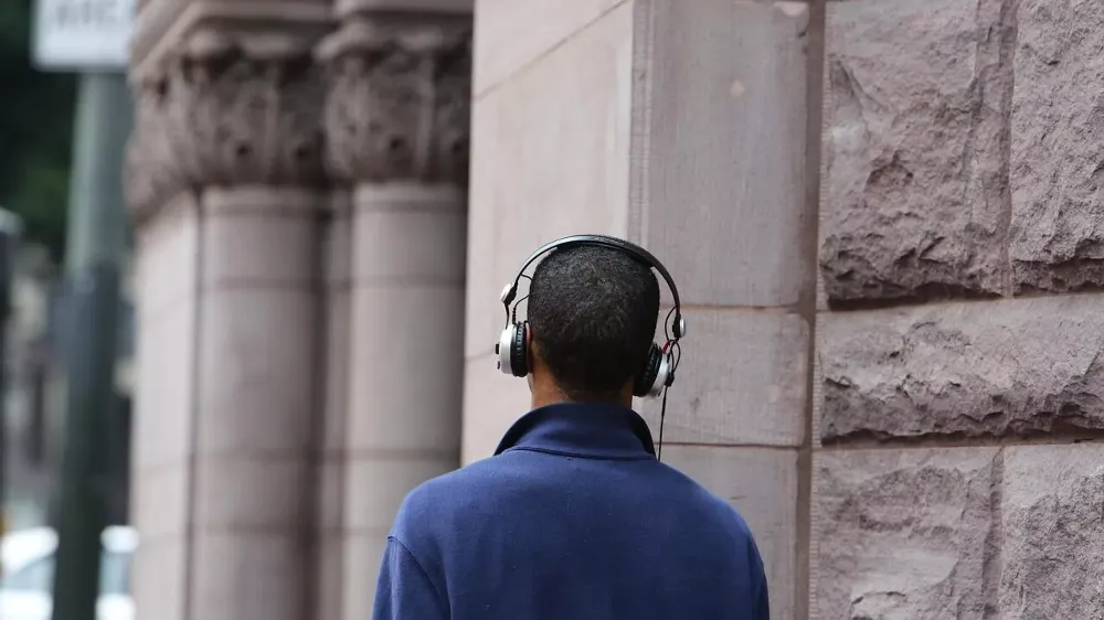 Müzik dinlerken tüylerin diken diken oluyorsa, beynin diğer insanlardan farklı çalışıyor olabilir