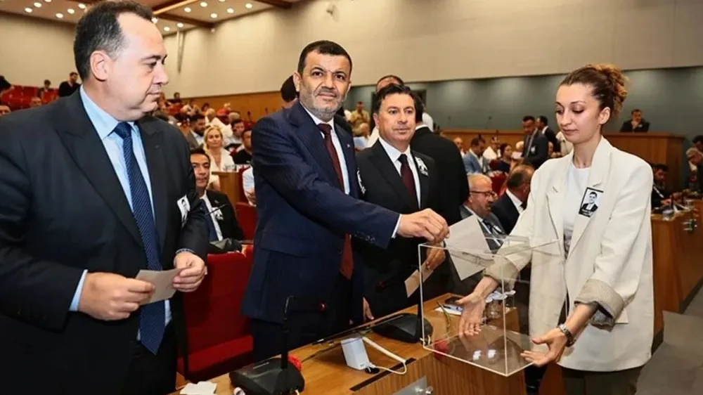 EGE BELEDİYELER BİRLİĞİ BAŞKANI NURİ ÇAVUŞOĞLU OLDU 