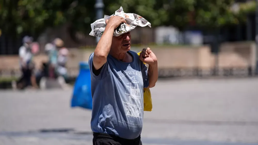 TÜRKİYE SICAK HAVA DALGASINA GİRİYOR