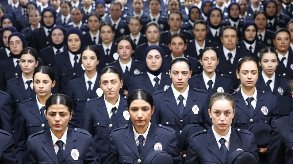 YENİ MEZUN POLİS ADAYLARINDA BÜYÜK HEYECAN 