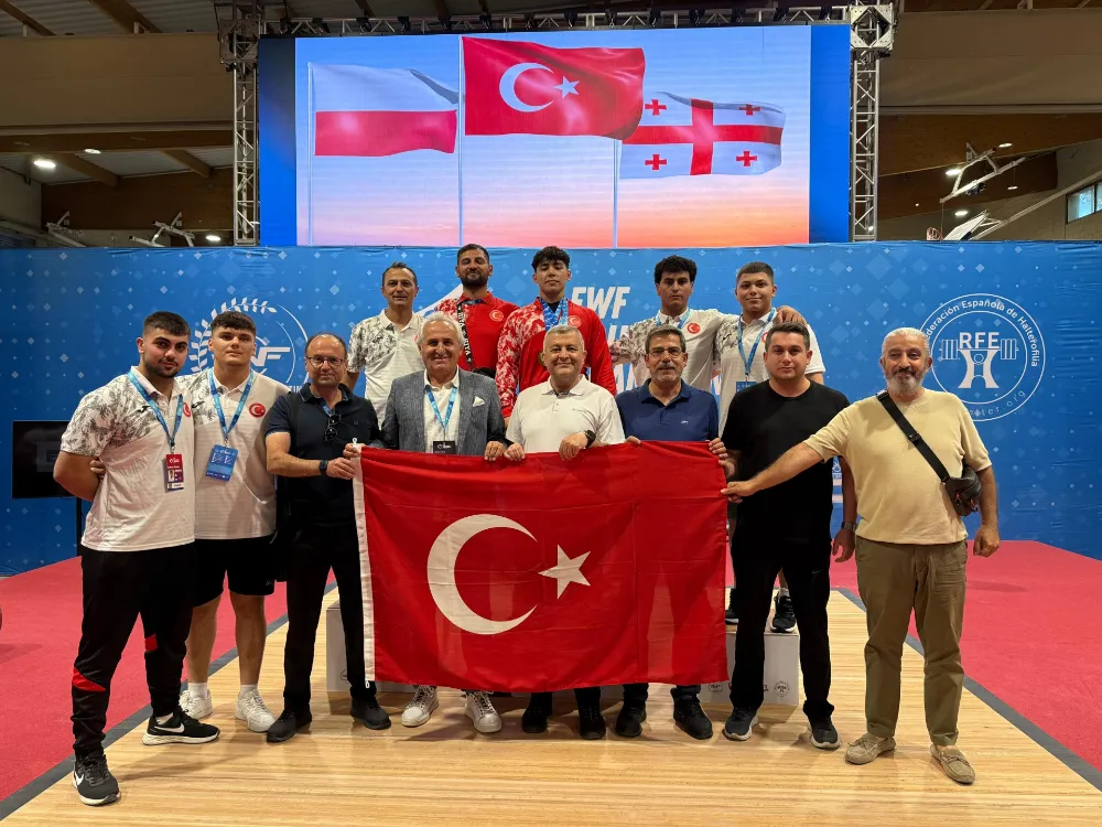 HALTERDE TARİHİ BAŞARI…