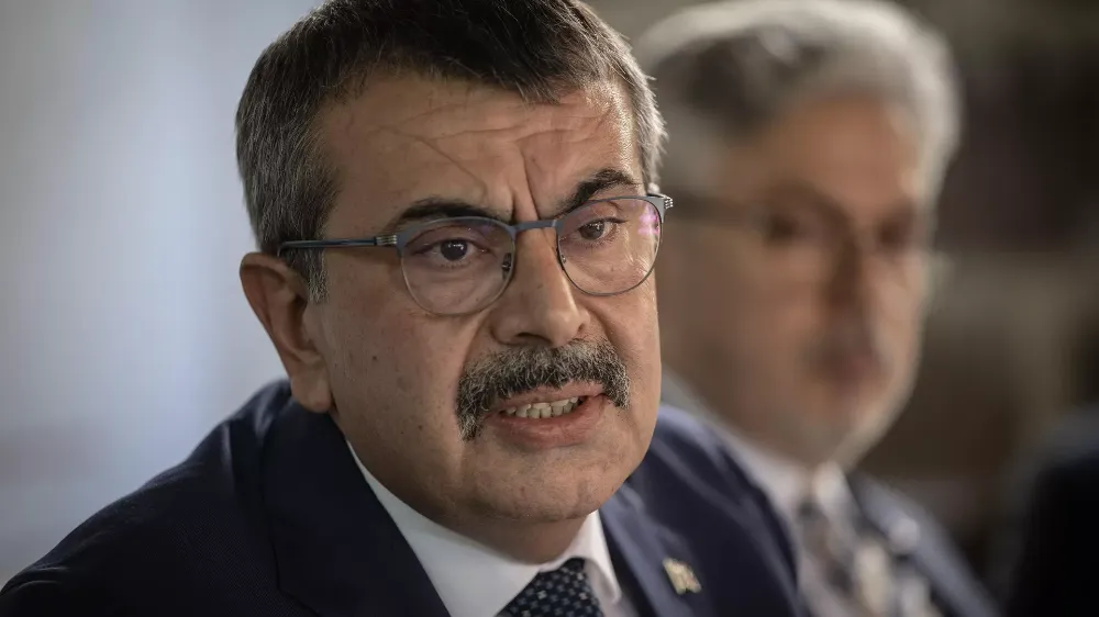 MEB BAKANI TEKİN : ÖĞRENCİLER YABANCI DİL ÖĞRENMEKTREN İMTİNA EDİYOR