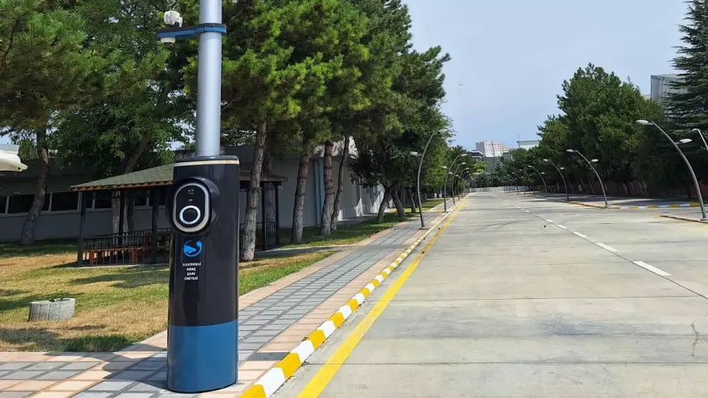 SOKAKLARA YENİ ŞARJ VE İNTERNET HİZMETİ GELİYOR
