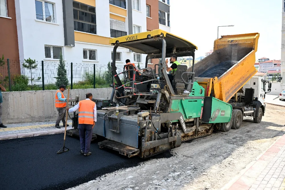 ALTINDAĞ’DA ASFALT SEFERBERLİĞİ SÜRÜYOR