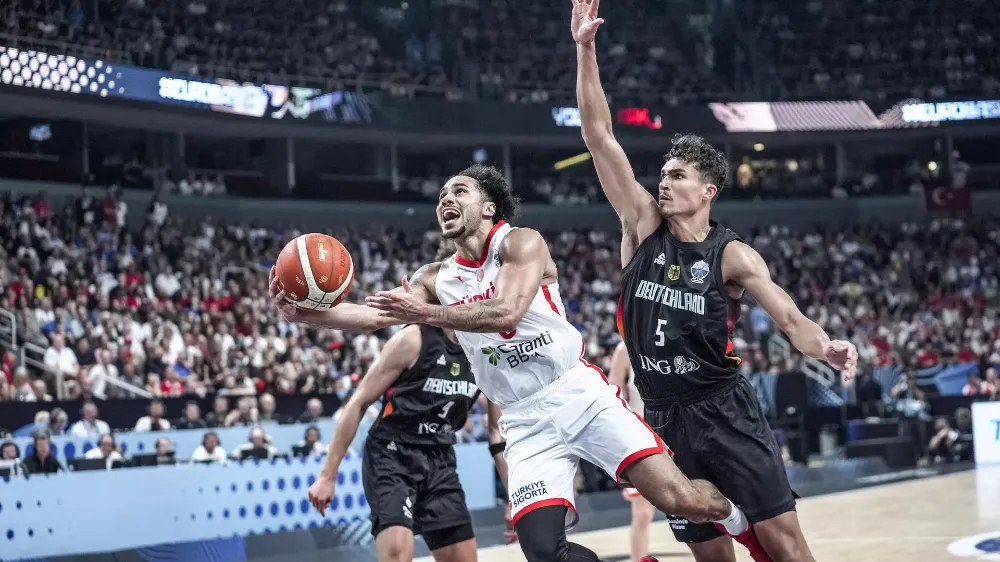 BASKETBOLCU SHANE LARKİN TÜRK MİLLİ TAKIMINA VEDA ETTİ 