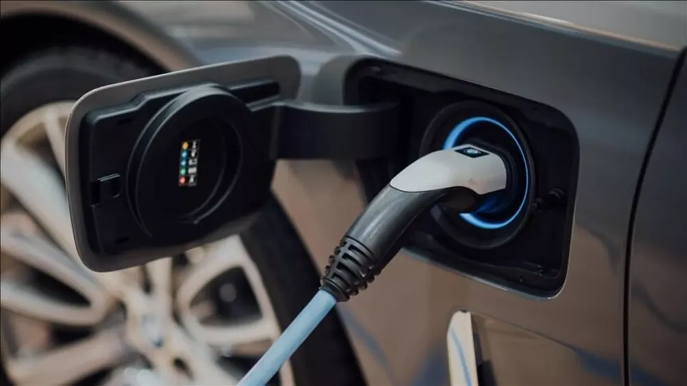 ELEKTRİKLİ ARAÇ ŞARJ ALT YAPISI ARTIYOR 