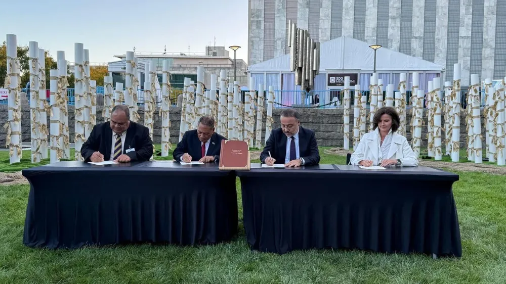 TÜRKİYE İNSANİ YARDIM PERSONELİNİN KORUNMASI BİLDİRİSİNİ İMZALADI