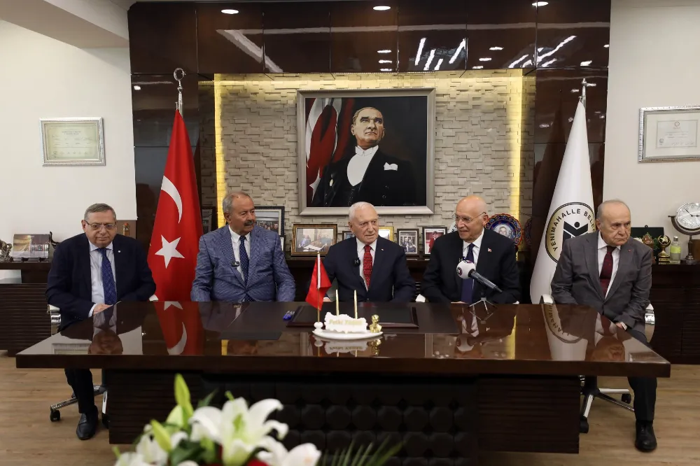 YAŞLILAR İÇİN EL ELE