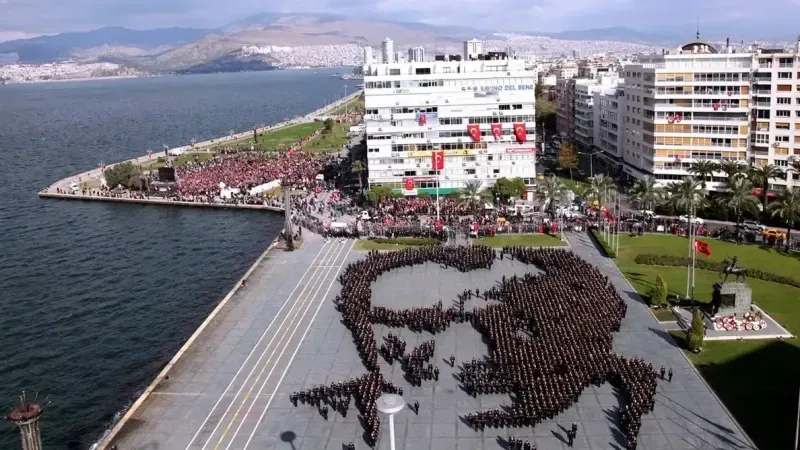 İZMİRİN KURTULUŞU 9 EYLÜL 1922
